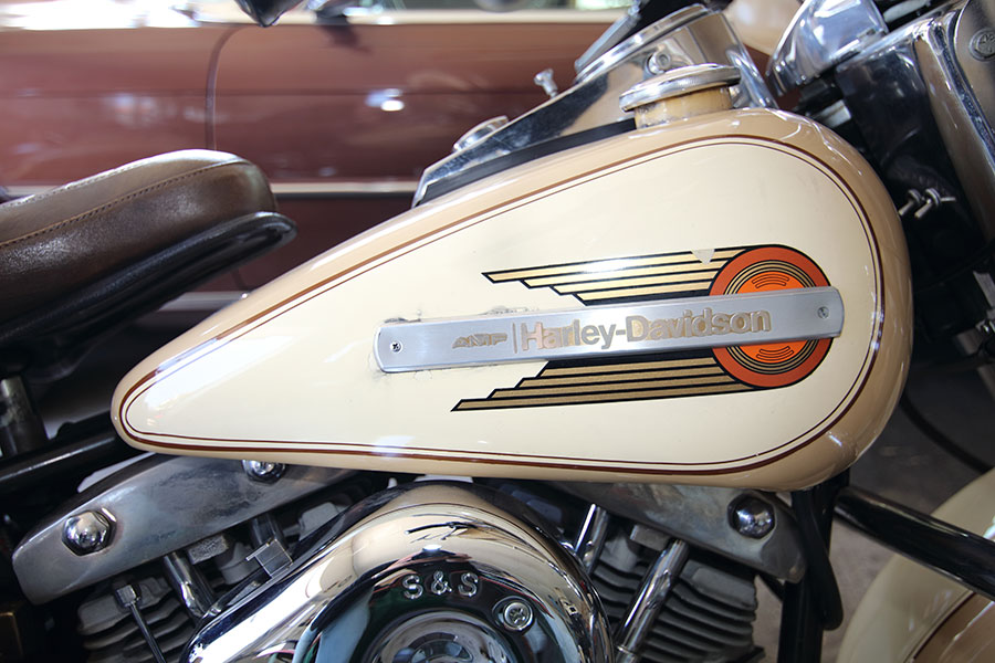 Harley Davidson-FLH